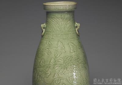 图片[2]-Vase with handles and incised floral decoration in celadon glaze, Longquan ware, late Ming dynasty, 16th century-China Archive